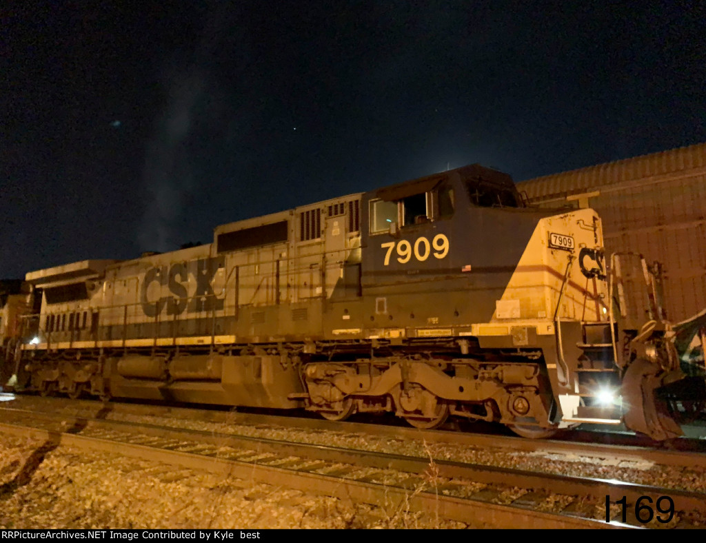 CSX 7909 on I169